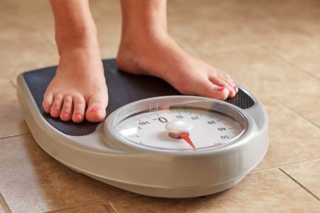 cara menghitung berat badan ideal wanita