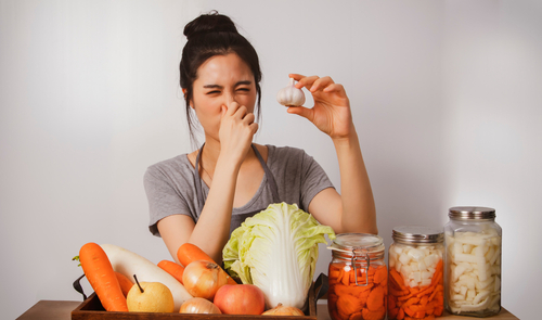 bawang putih di hidung