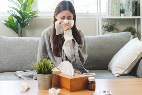 Wanita Terinfeksi COVID-19